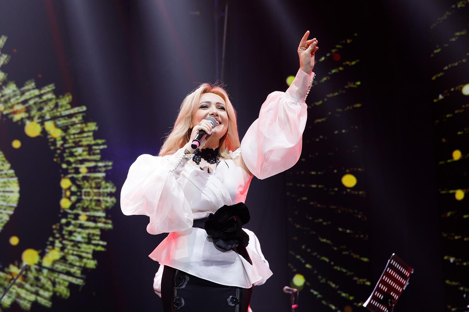 Ziua de naștere Adriana Ochișanu